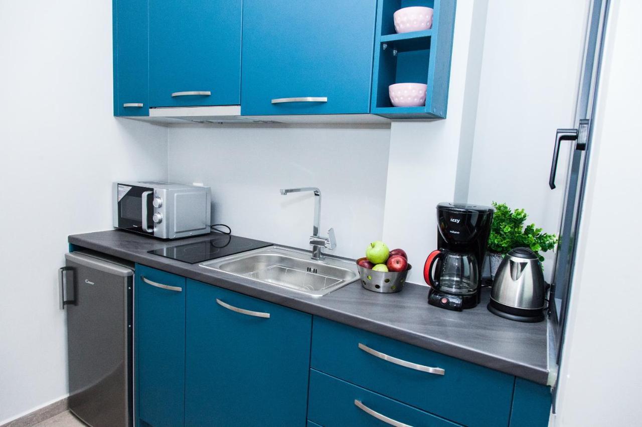 아테네 A Spacious Brand New Studio Ideal For 2 A 아파트 외부 사진