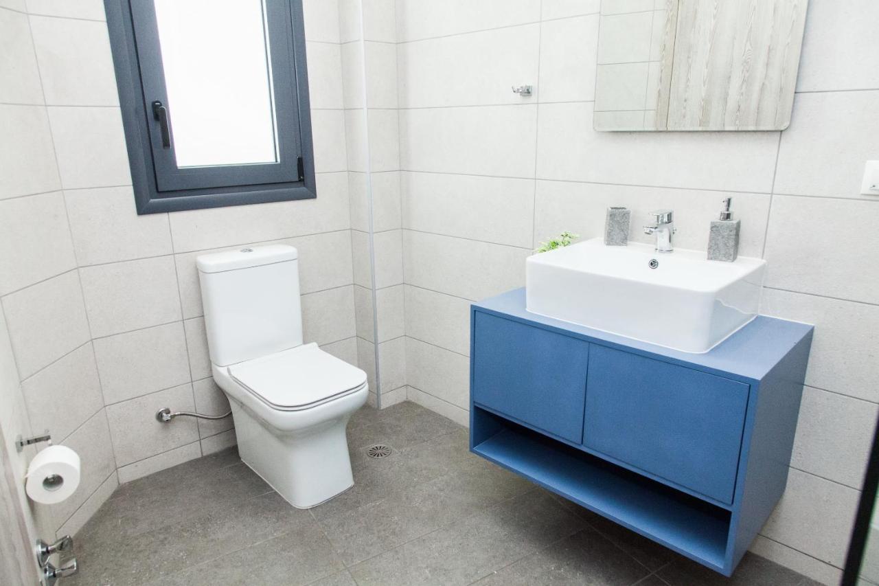 아테네 A Spacious Brand New Studio Ideal For 2 A 아파트 외부 사진
